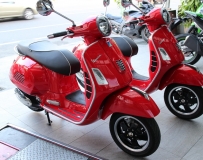 VESPA GTS 300 super new